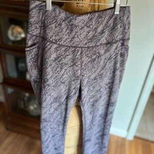 All In Motion leggings size medium